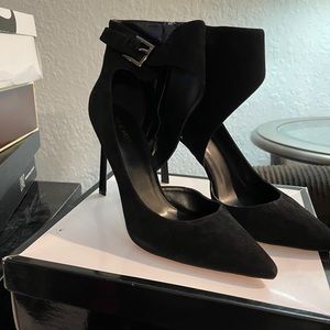 Brand new Nine West size 12 heels
